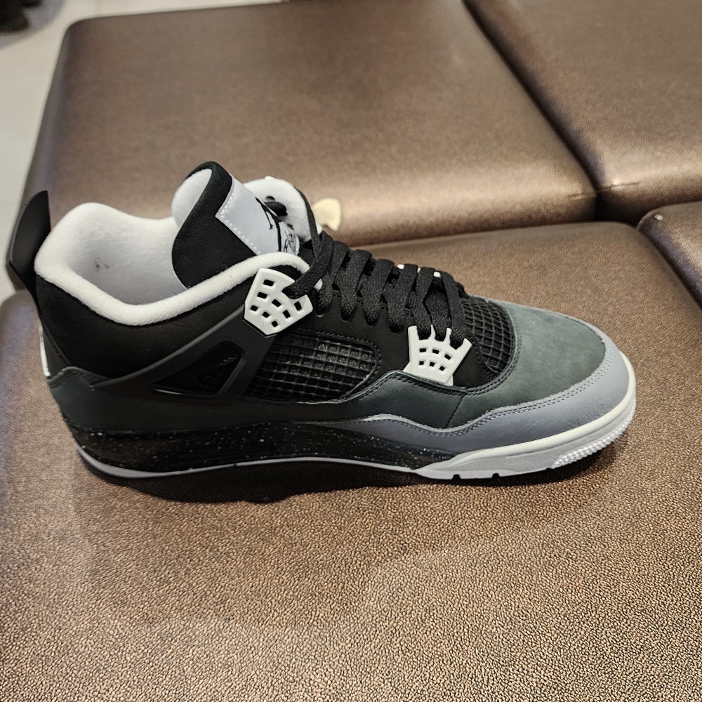 Jordan 3s